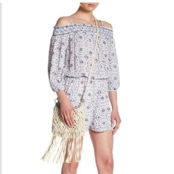 Skies are Blue Romper X-Small White Blue Cold Shoulder Smocked Elastic Waist - Picture 2 of 11